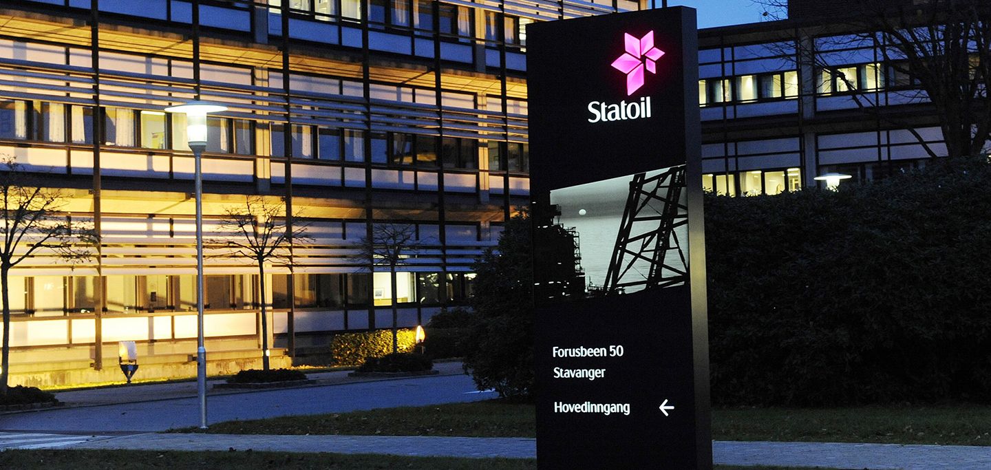 Signage Directional Statoil
