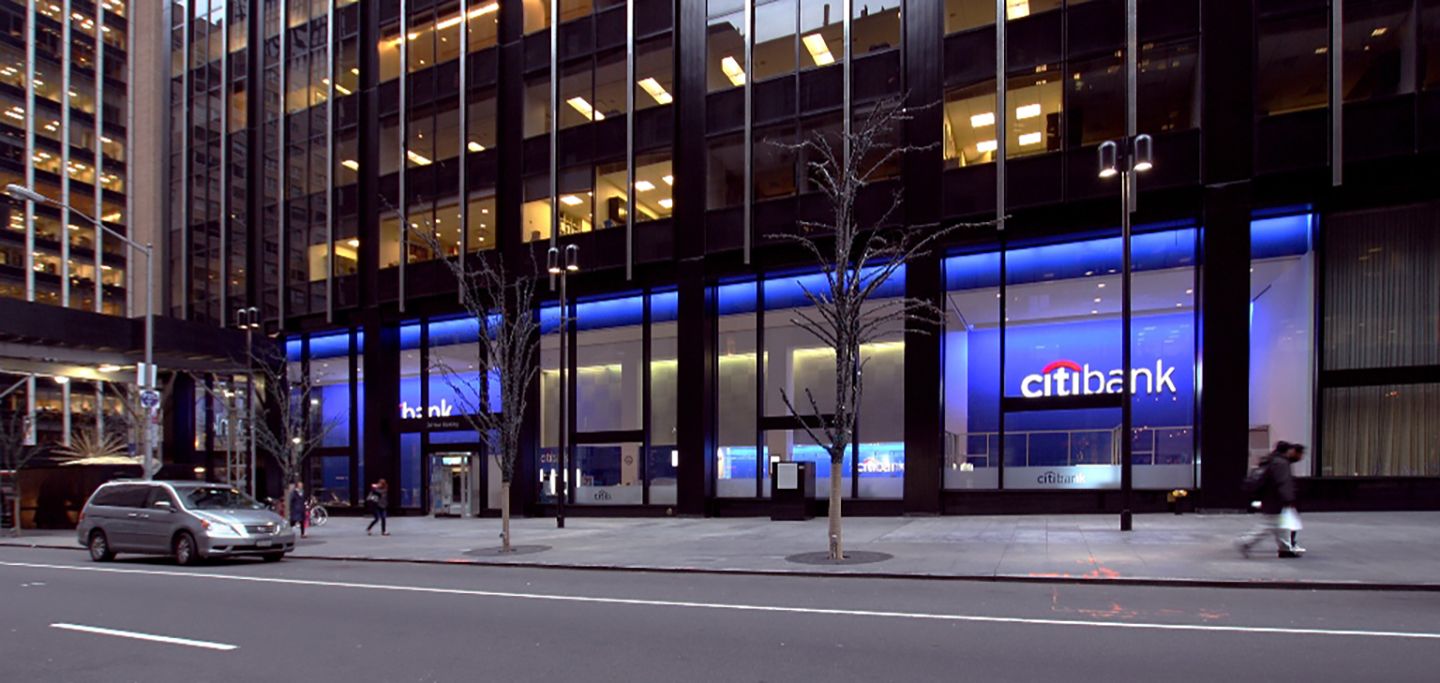 Branding Citibank Facade 05