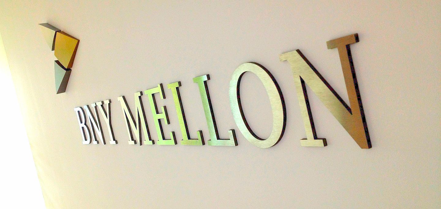 Signage Lobby BNY MELLON 01 N2