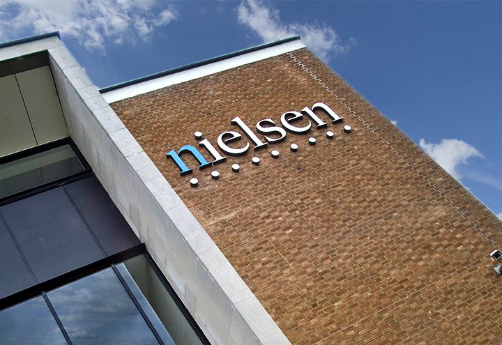 External branding Nielsen 02 N