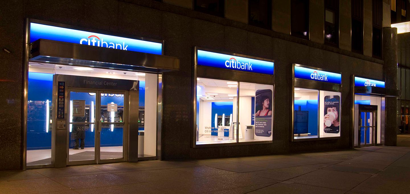 Branding Citibank Facade 02