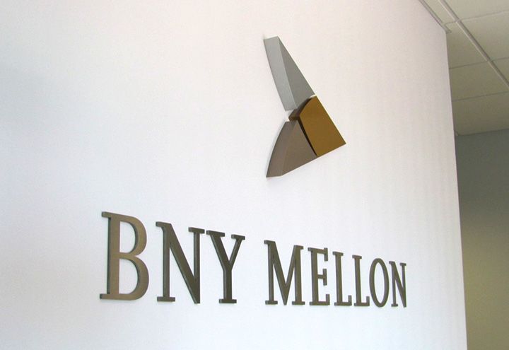 Signage Letterset Lobby BNY MELLON 03 N
